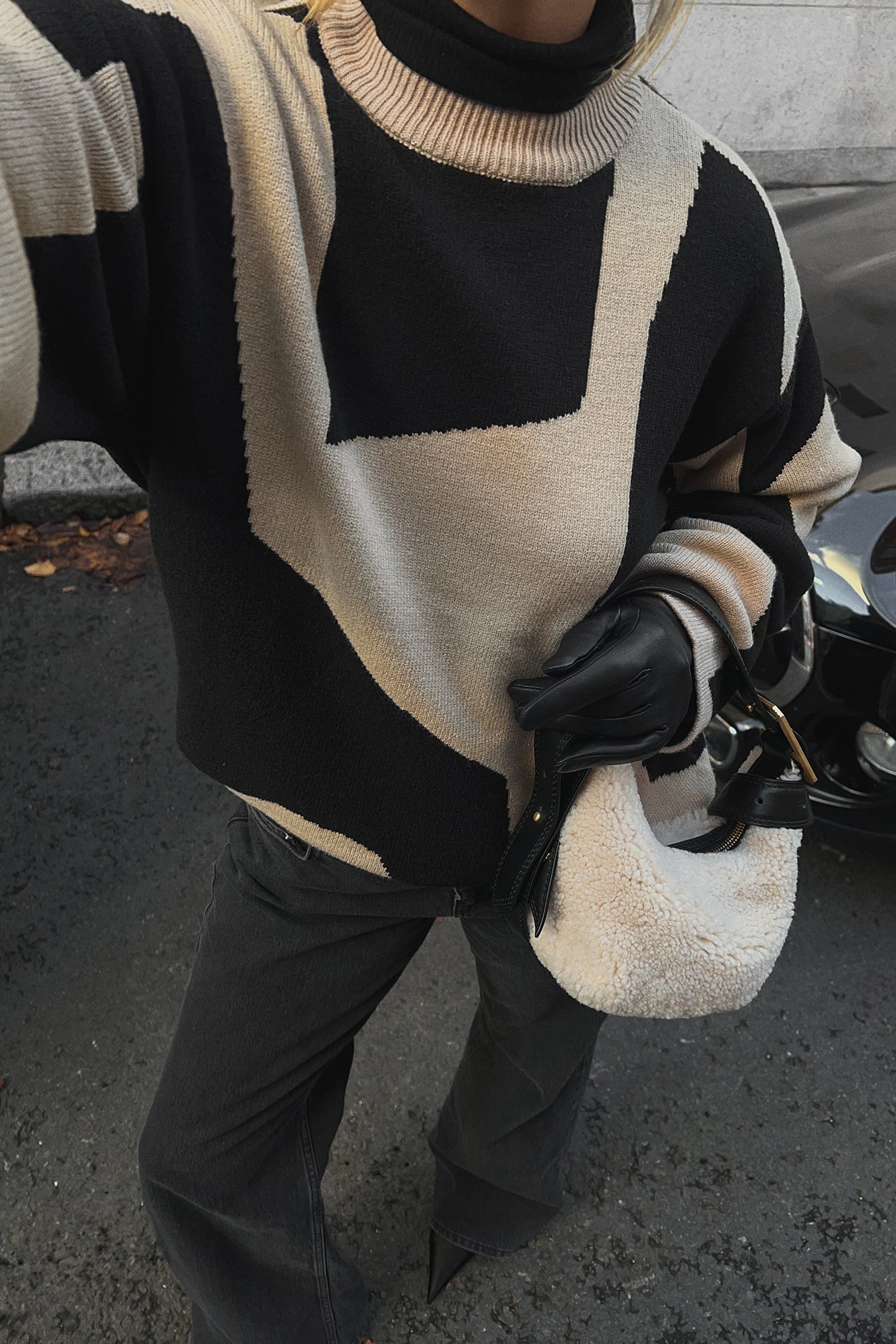 Black/Beige Crew Neck Jacquard Knitted Sweater